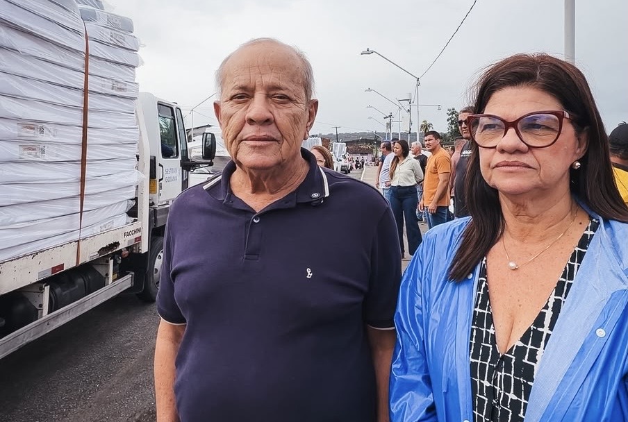 Prefeito Marcílio acompanha envio de donativos para famílias ribeirinhas atingidas pelas chuvas