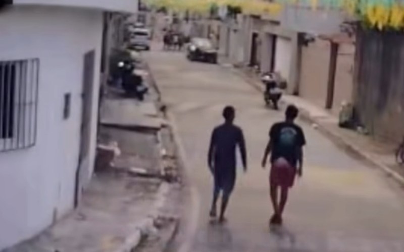 Dupla rouba moto e atira em idoso no município de Goiana