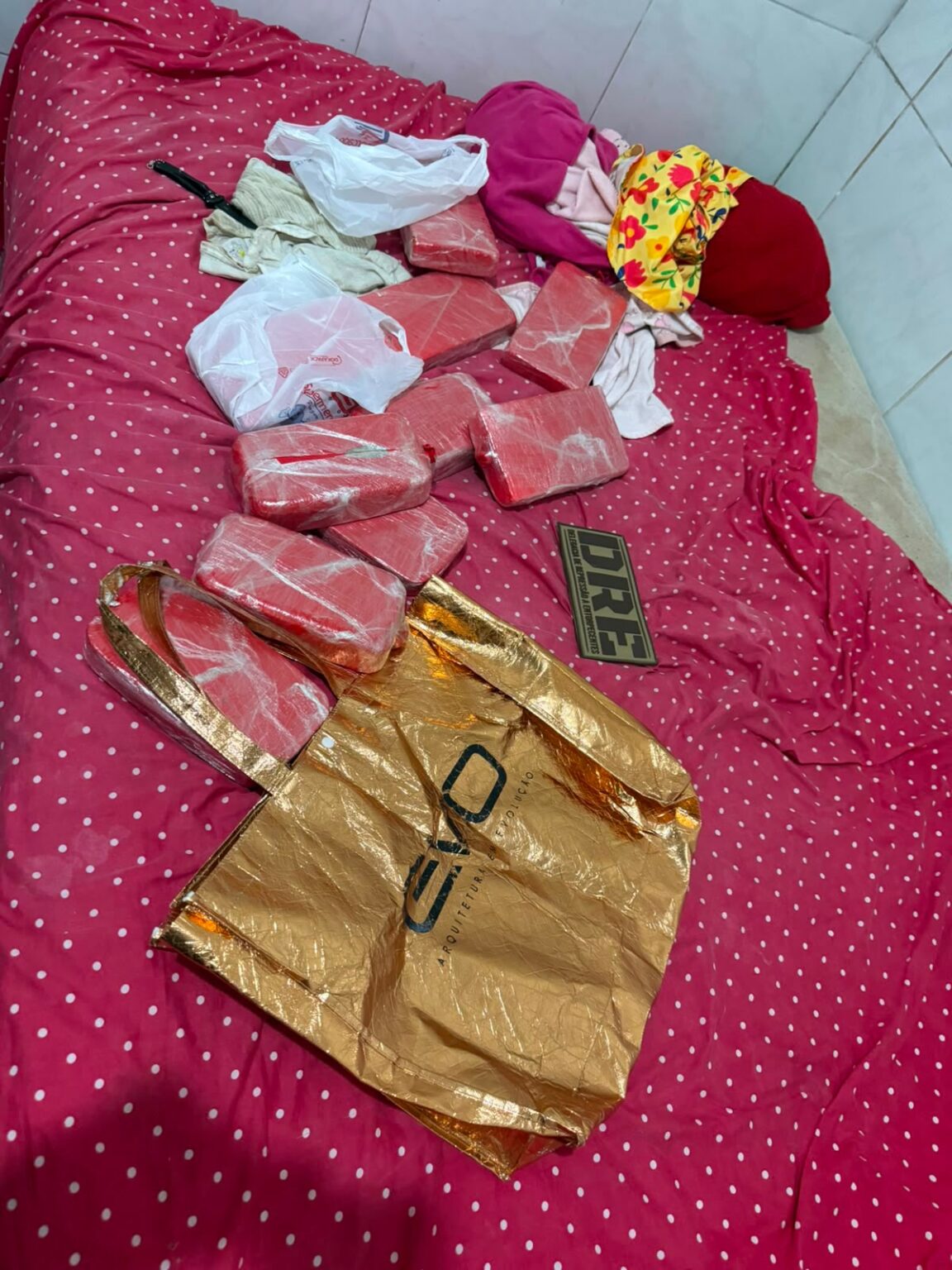 Polícia Civil apreende 10 quilos de crack e prende suspeito em flagrante no Sertão do Estado