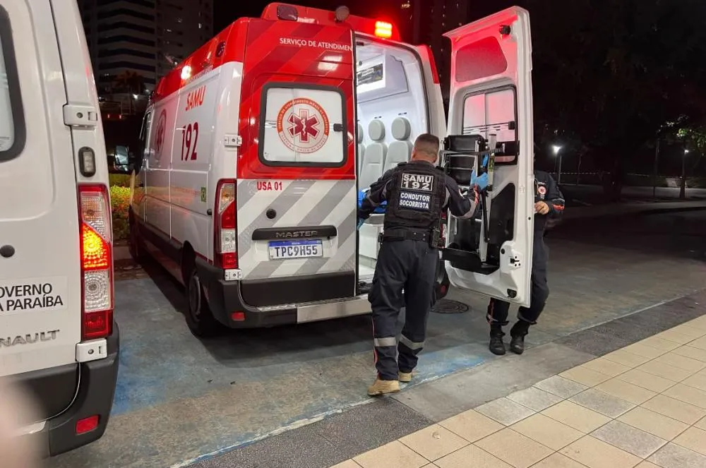 Homem morre e esposa fica ferida após ataque a tiros, na Grande João Pessoa